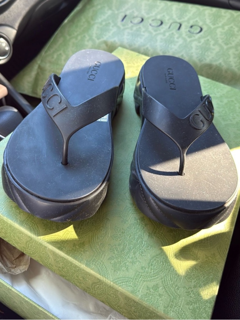 Gucci Black Platform Thong Sandals with Embossed Logo